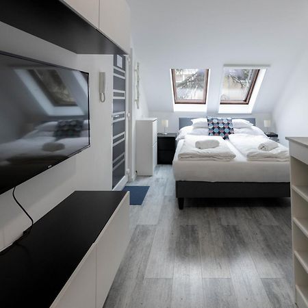 Roomstore Studio Apartments Егер Екстериор снимка