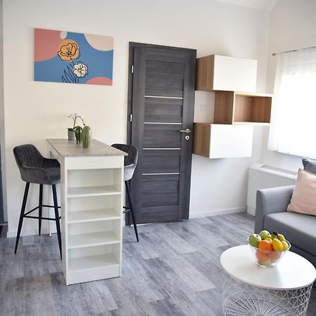 Roomstore Studio Apartments Егер Екстериор снимка