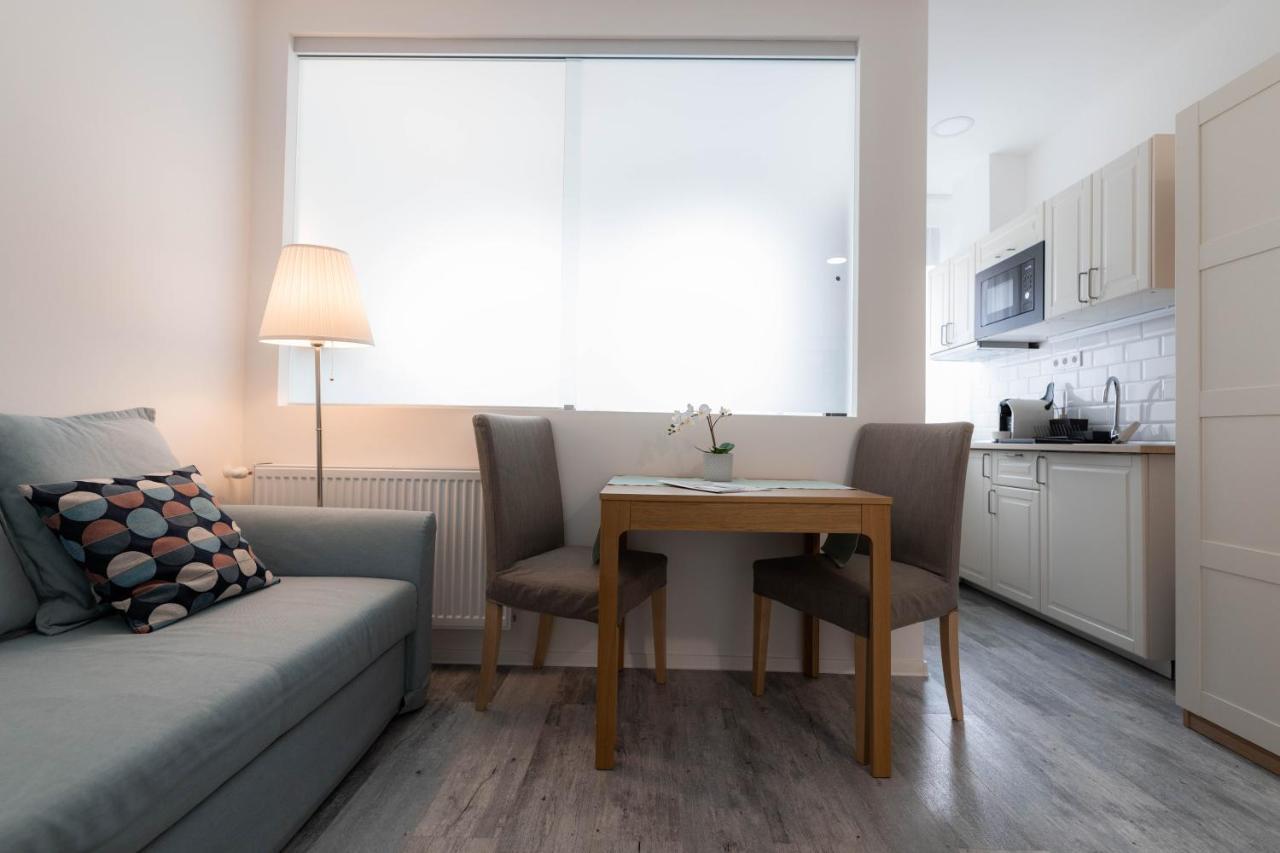 Roomstore Studio Apartments Егер Екстериор снимка