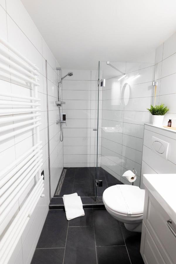 Roomstore Studio Apartments Егер Екстериор снимка