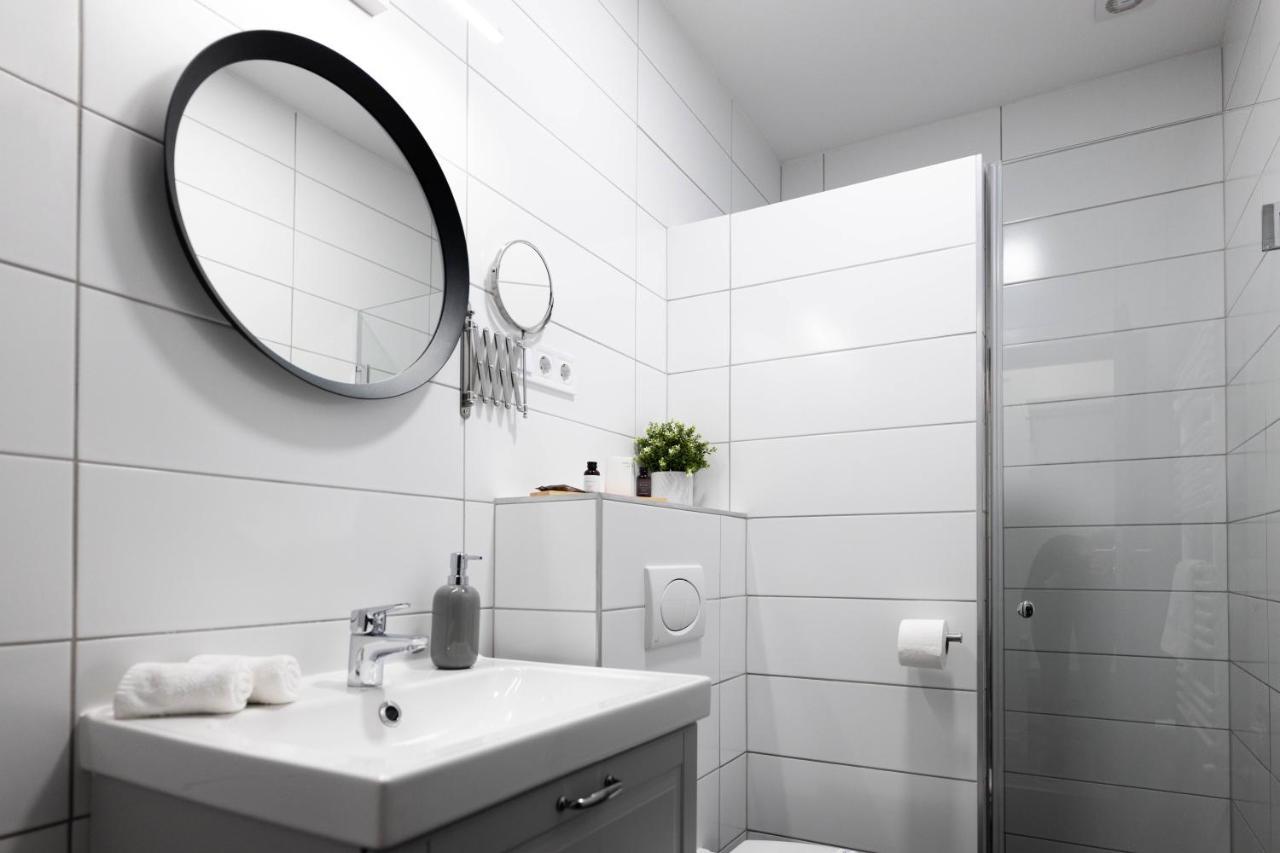 Roomstore Studio Apartments Егер Екстериор снимка