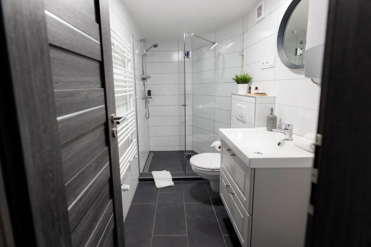 Roomstore Studio Apartments Егер Екстериор снимка