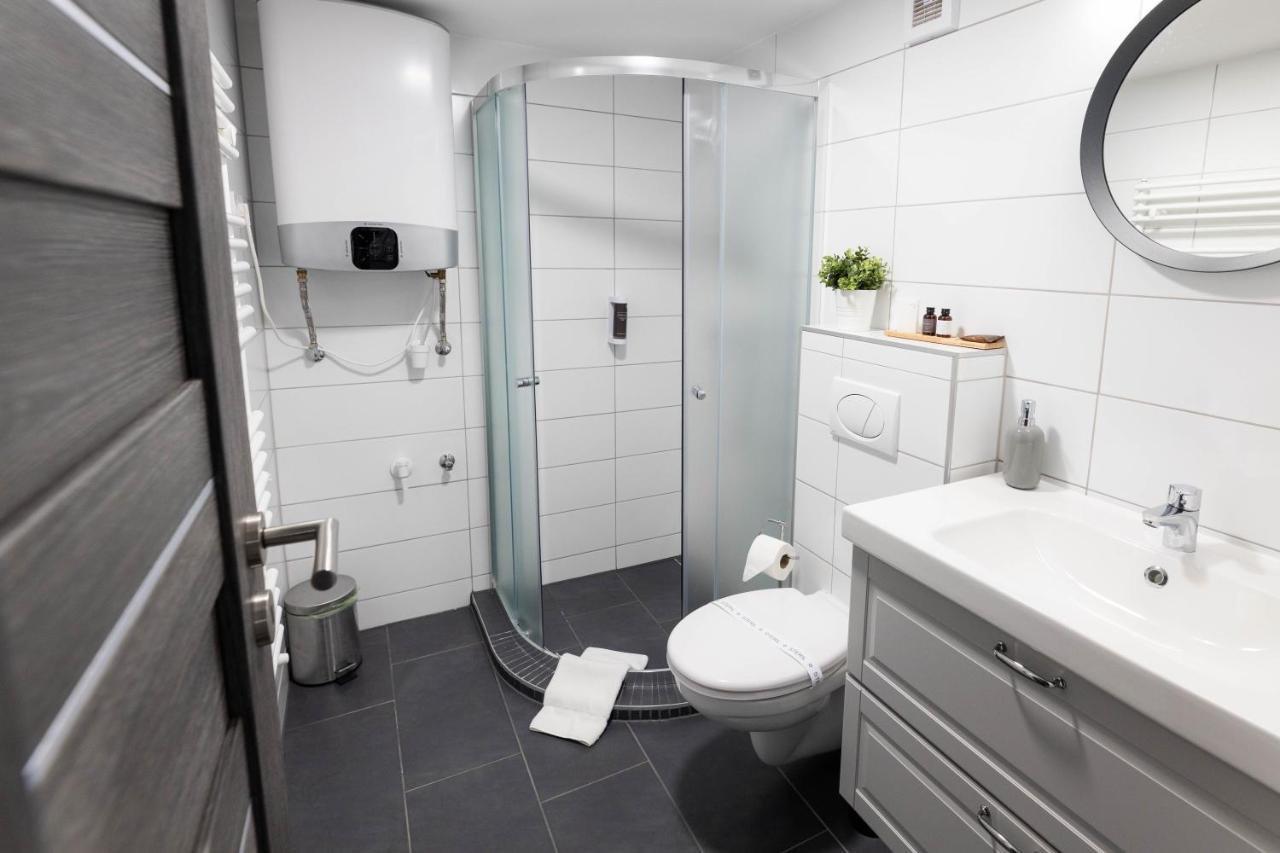 Roomstore Studio Apartments Егер Екстериор снимка
