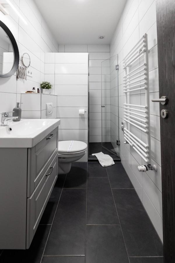 Roomstore Studio Apartments Егер Екстериор снимка