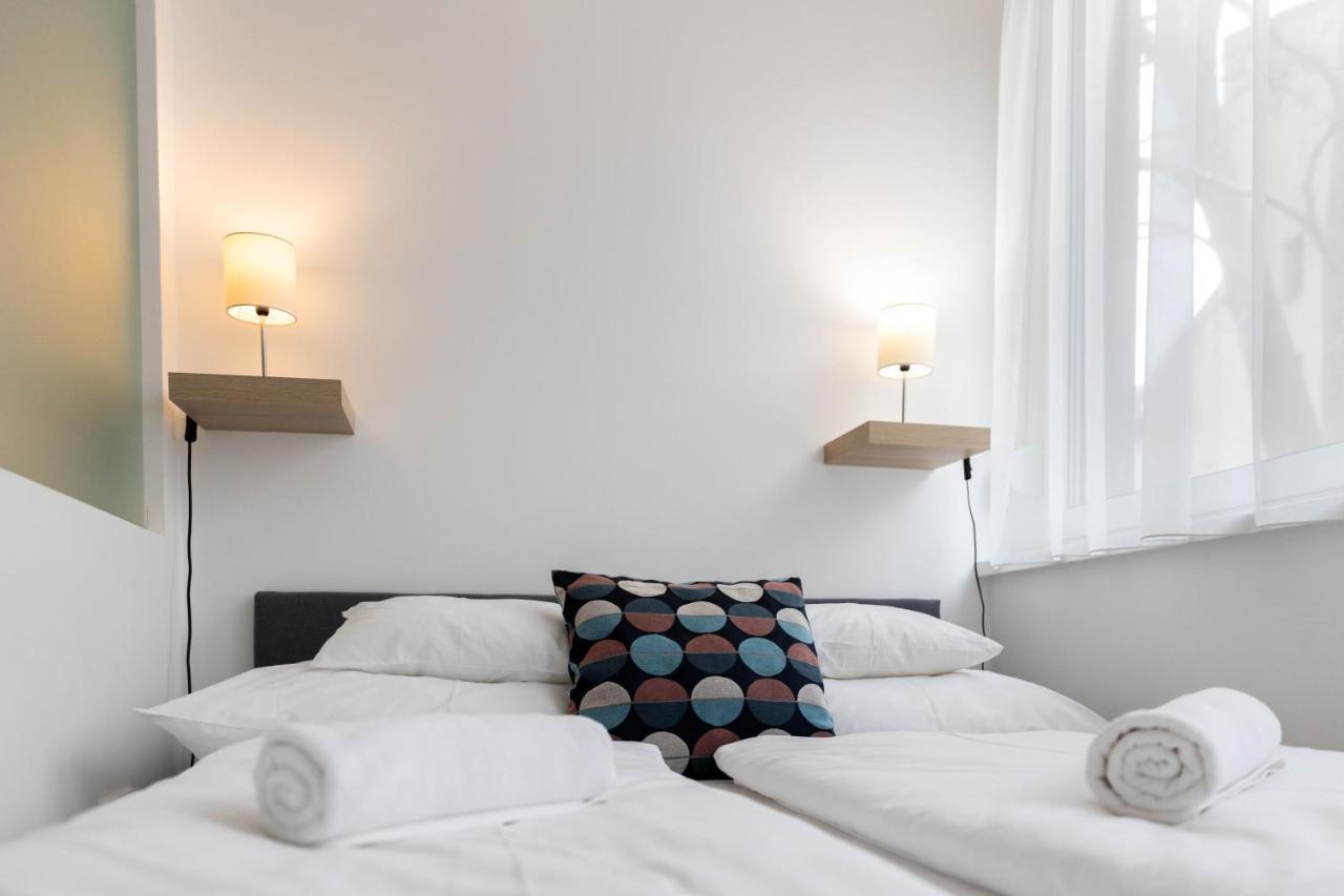 Roomstore Studio Apartments Егер Екстериор снимка
