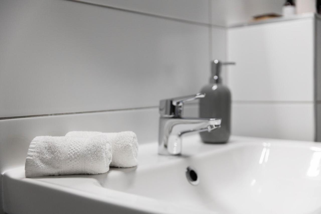 Roomstore Studio Apartments Егер Екстериор снимка