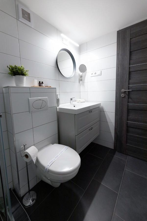 Roomstore Studio Apartments Егер Екстериор снимка